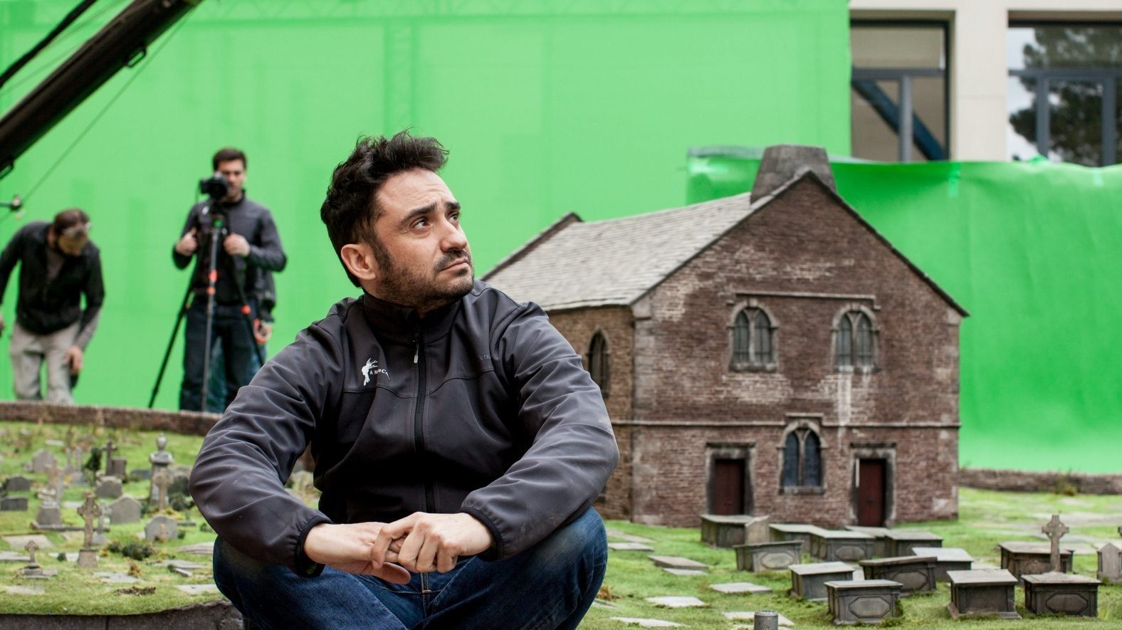 J.A. Bayona: La Poética del Dolor y la Esperanza